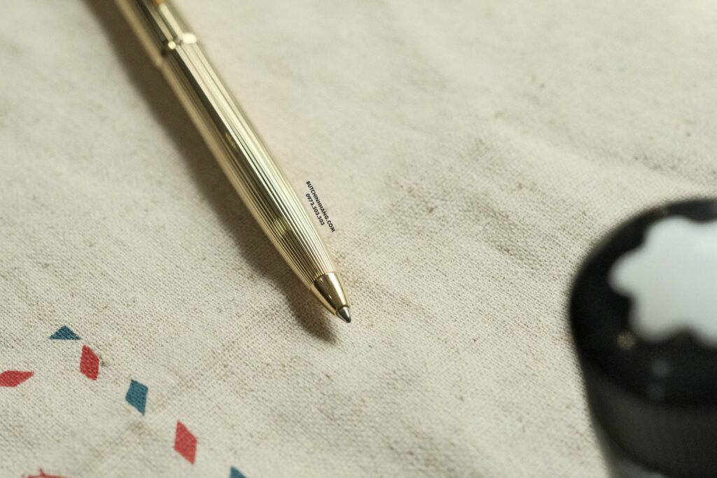 Bút Montblanc Masterpiece Meisterstuck Gold Plated Ballpoint Pen 1846 (Hàng trưng bày) - but montblanc masterpiece meisterstuck gold plated ballpoint pen 1846 hang trung bay 2