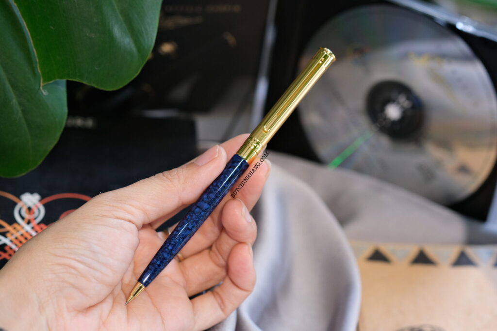 Bút chì Montblanc Noblesse Gold Plated Blue Marbled Mechanical Pencil 18484 (0,5 mm) - but chi montblanc noblesse gold plated blue marbled mechanical pencil 18484 05 mm 2