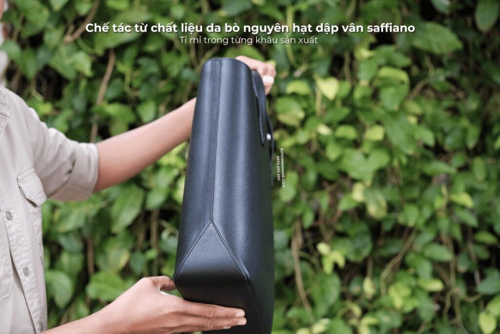 Montblanc Sartorial Vertical Tote Black 130278 – Người bạn đồng hành lịch lãm của quý ông hiện đại - montblanc sartorial vertical tote black 130278 nguoi ban dong hanh lich lam cua quy ong hien dai 1