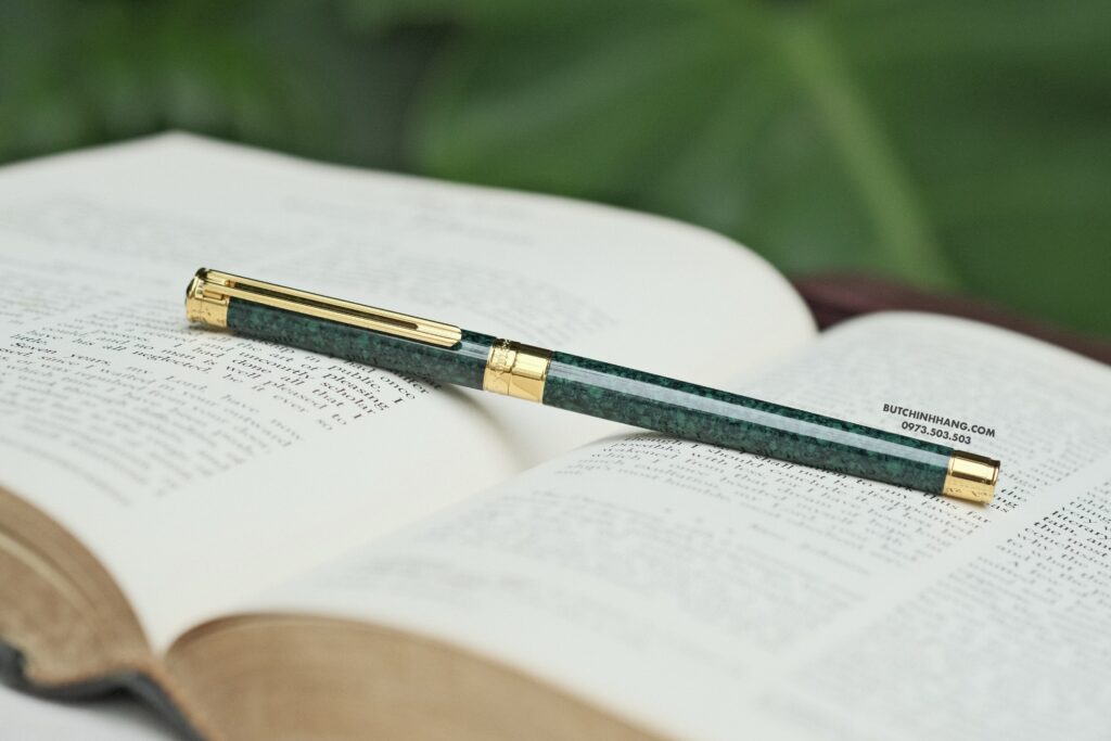 Bút Montblanc Noblesse Dark Green Marble Rollerball Pen 18360 - DSCF9130