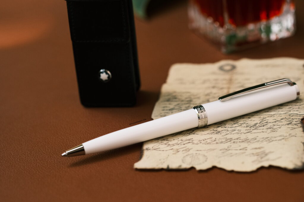 Bút Montblanc Pix White Ballpoint Pen 132497 - DSCF0875