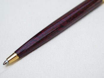 Bút Montblanc Noblesse Dark Red Marble Ballpoint Pen có thể xem là dòng bút cao cấp bậc nhất của bộ sưu tập Noblesse. 9 Bút Montblanc Noblesse Dark Red Marble Ballpoint Pen - Ảnh 3
