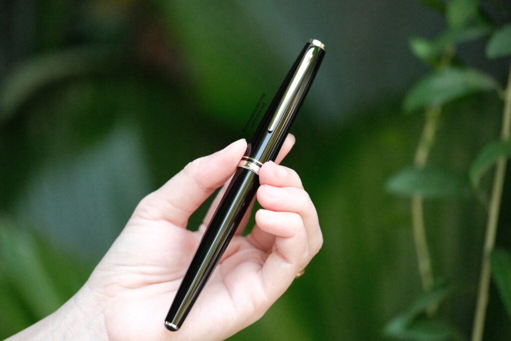 Bút Montblanc Cruise Collection Black Rollerball Pen - DSCF2044
