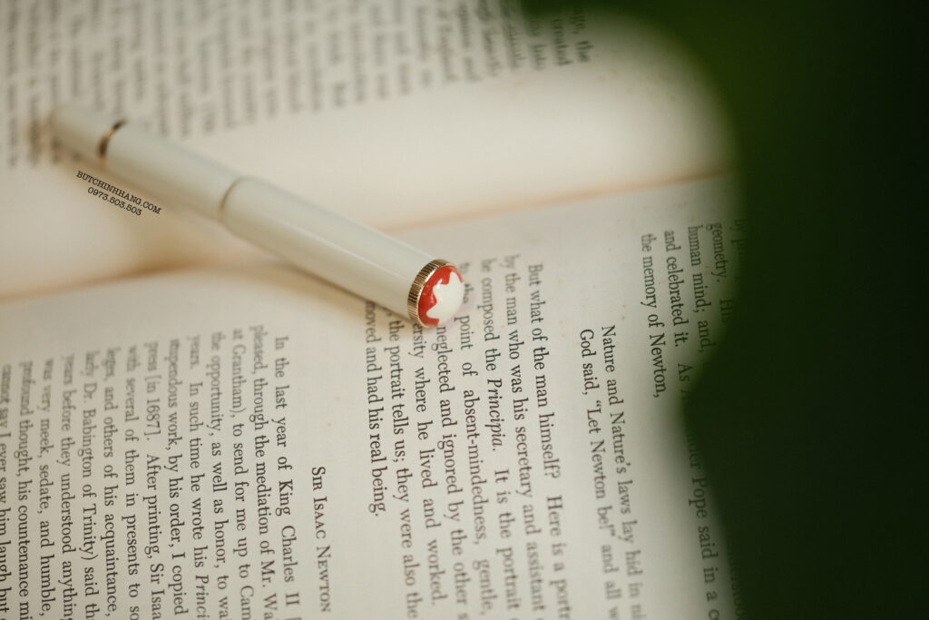 Bút Montblanc Heritage Rouge et Noir Baby Special Edition Ivory Rollerball 128122 - DSCF2226
