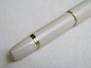 Bút Montblanc Heritage Rouge et Noir Baby Special Edition Ivory Rollerball 128122 - Ảnh 4