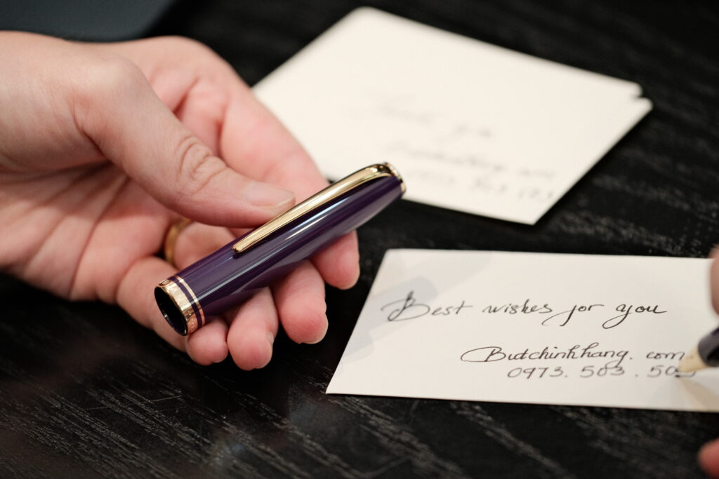 Bút Montblanc Generation Purple Rollerball Pen - DSCF2554